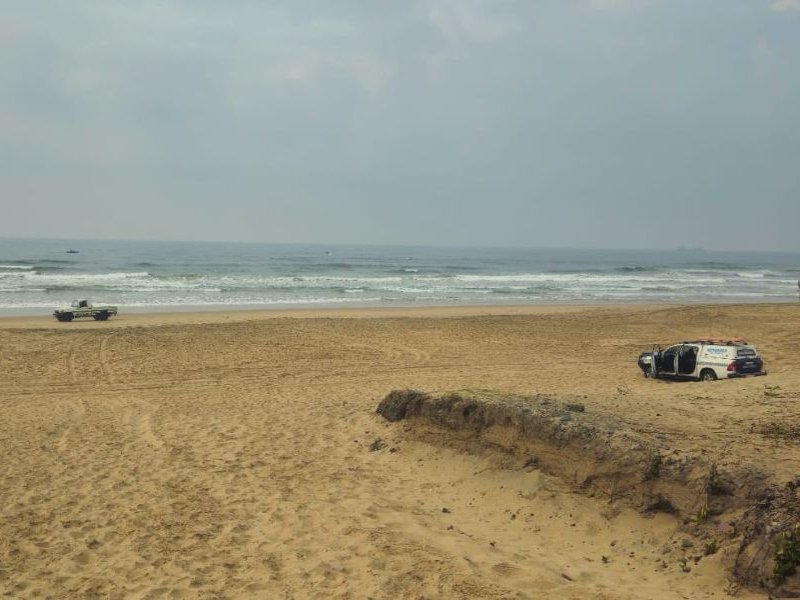 Pilot remains missing after ocean crash in Durban