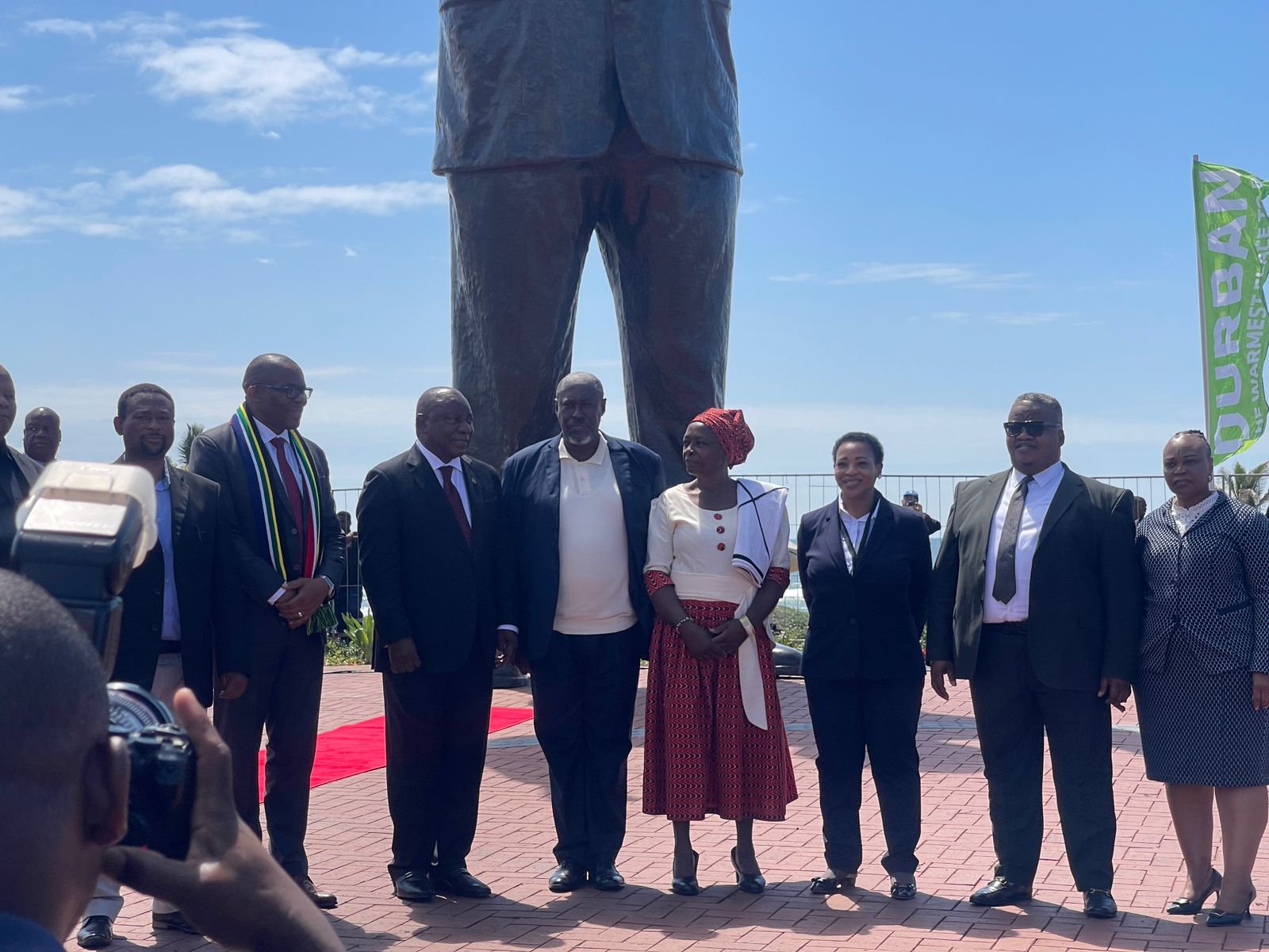 Ramaphosa unveils Tambo, Mandela statue