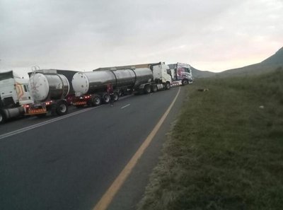 Truck protest brings N3 to standstill: Anger over employment of foreign drivers
