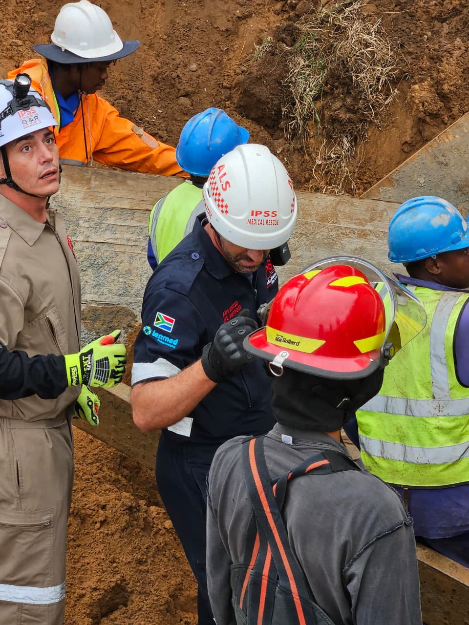 PICS: Worker rescued after sand bank collapse at Ballito construction site