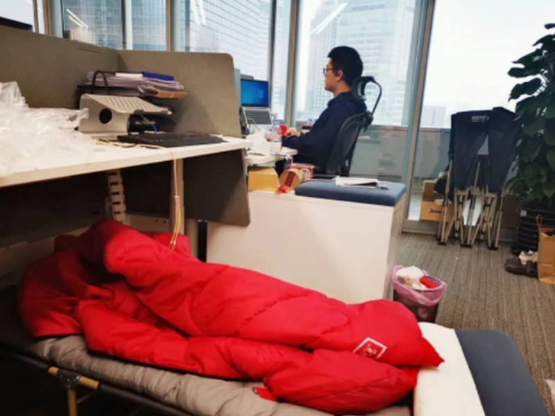 Workers in China asked to live out of the office during lockdown