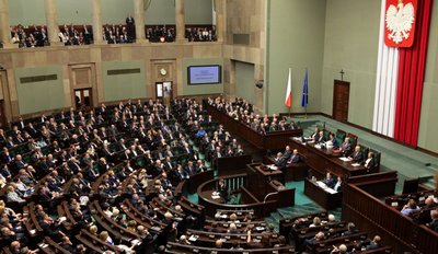 Polish parliament votes to cut politician salaries