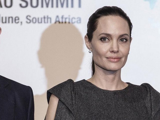 angelina_au.jpg