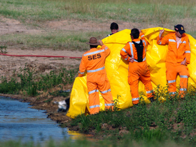 Three die in Australia skydiving freak accident