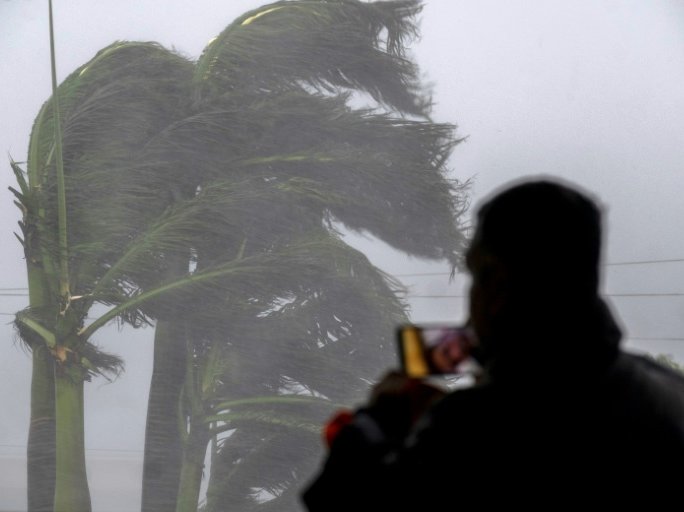 Hurricane Ian wreaks havoc on Florida, regains steam in Atlantic