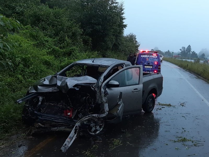 Bakkie crash near Shongweni