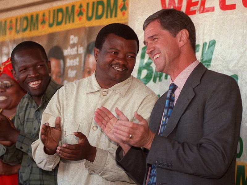 Bantu Holomisa and Roelf Meyer campaigning for UDM in 1999