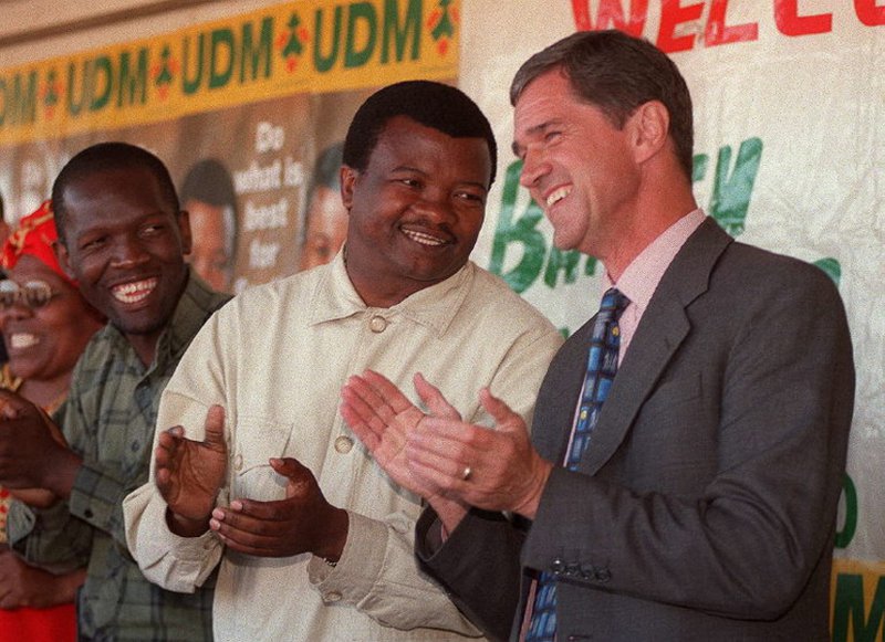 Bantu Holomisa and Roelf Meyer campaigning for UDM in 1999