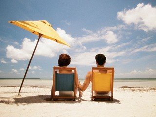 beach_couple_2_post_detail_web.jpg