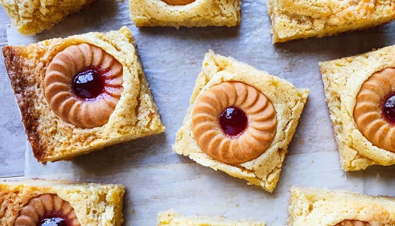 Strawberry Swirl Blondies