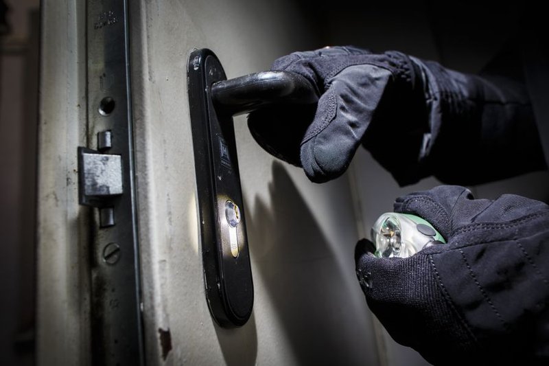 break in house robbery business generic