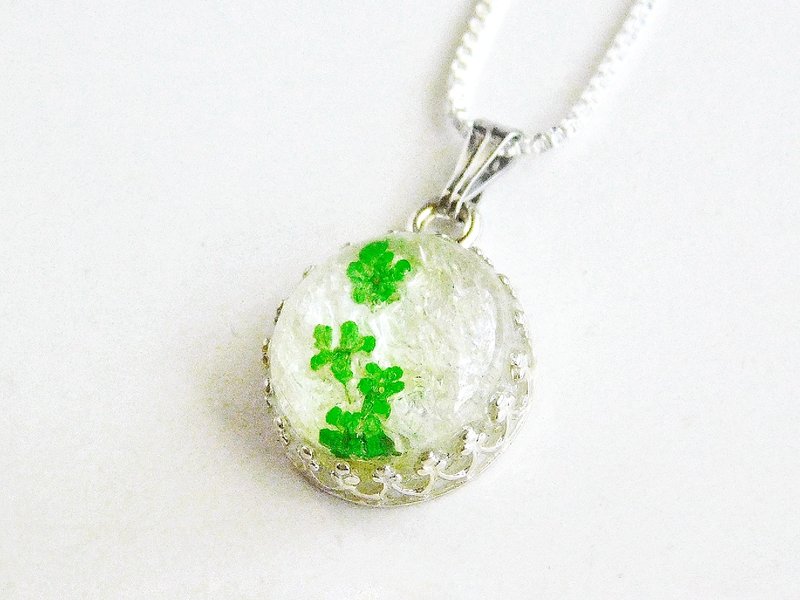 World Breastfeeding Week: A mother makes jewelry out of breastmilk