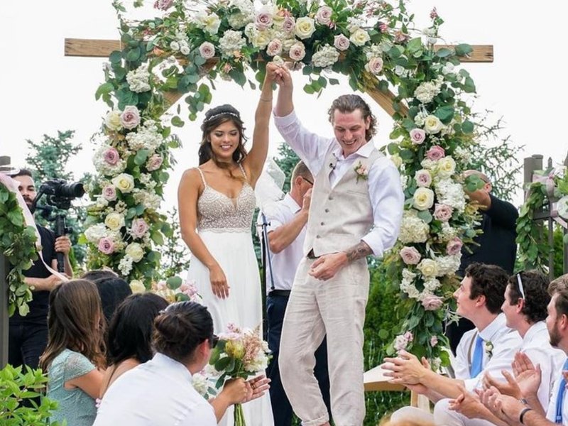 Bride kick lapdance