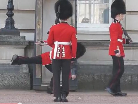 buckinghampalace.jpg