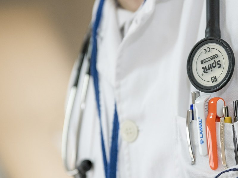 Woman refusing health care due to race
