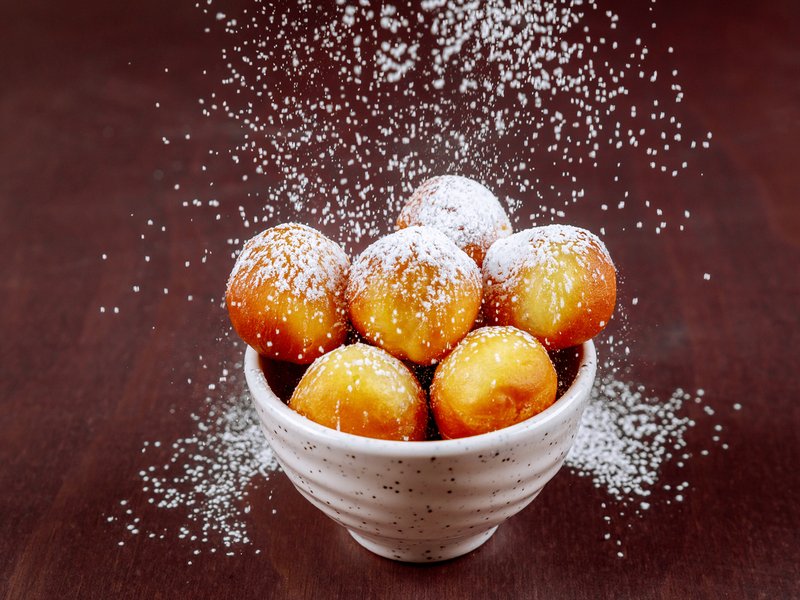 Cinnamon and caster sugar fat cakes