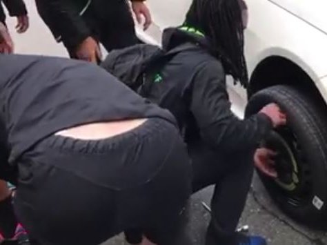 Changing tyre