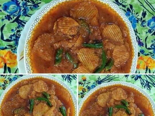 WEIRD: A curry made out of potato chips/crisps