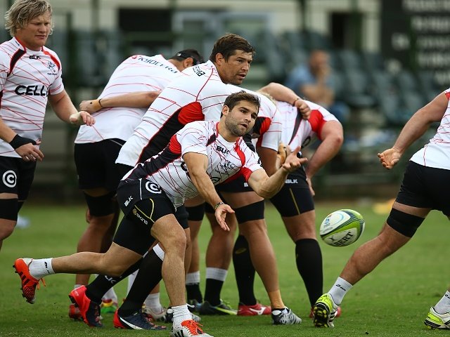 cobus-reinach-sharks-gallo1.jpg