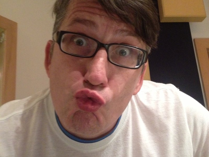 darren_kiss_one.jpg