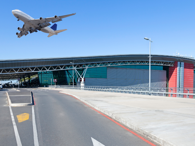 Dubran airport and plane