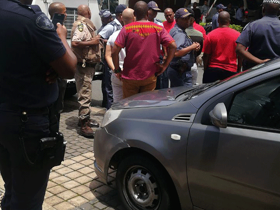 EFF support try to strom Durban H&M store