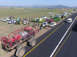 farm murders protests + farm + tractor