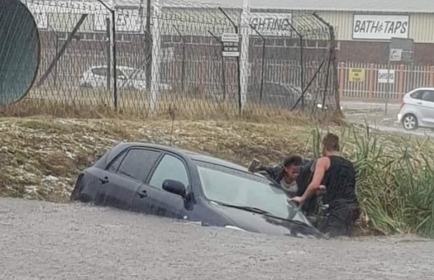 Man saves family in flood