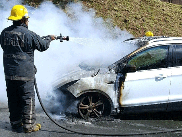 Ford Kuga on flames