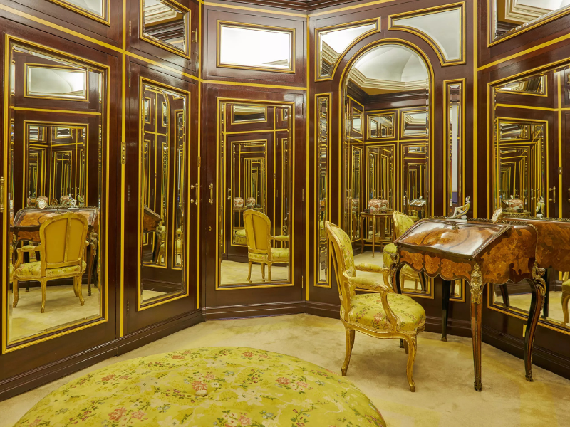 Freddie Mercury R650 million home