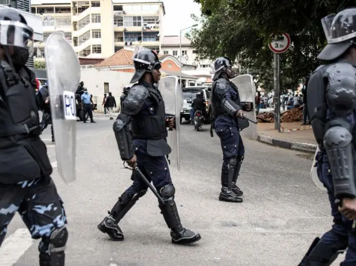 5 killed in Angola during fuel price protests