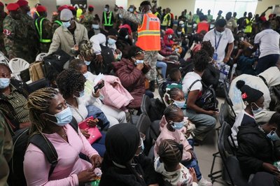 First 300 Ghanaians return from South Africa after xenophobic tensions
