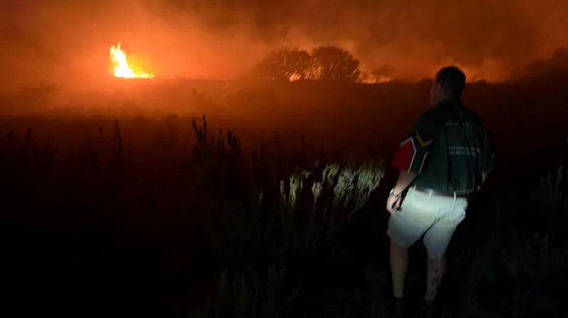 Kouga wildfires force evacuations, cause power outages