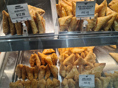 'Golden pockets' spark outrage in Mzansi among samoosa lovers