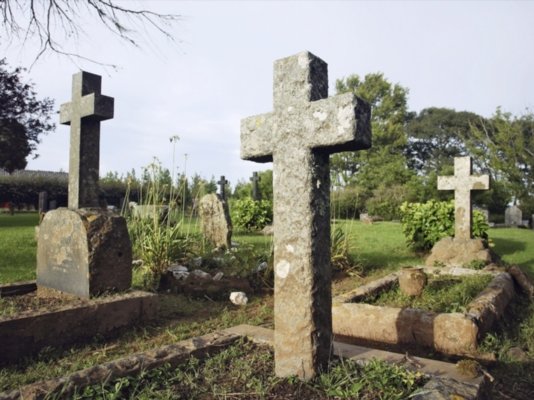 graveyard-cemetary.jpg