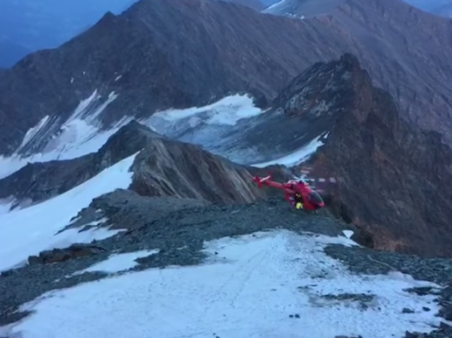 helicopter crash image mountain