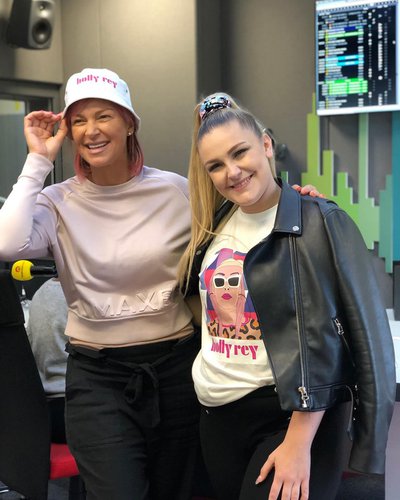 #MagsPinkDrive: Holly Rey pays Mags a surprise visit, takes on a ...