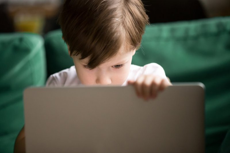 youth on internet