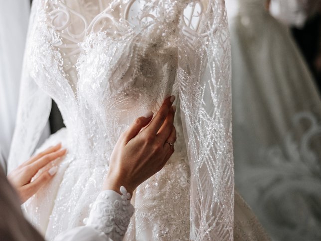 Mother-in-law has meltdown over bride's wedding dress