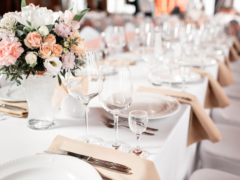 Wedding couple offer better food to guests with better gifts