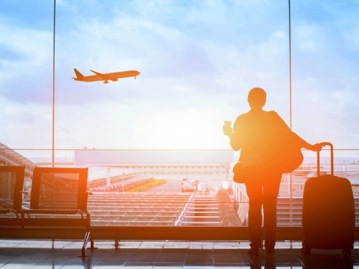 Airport plane solo traveller luggage