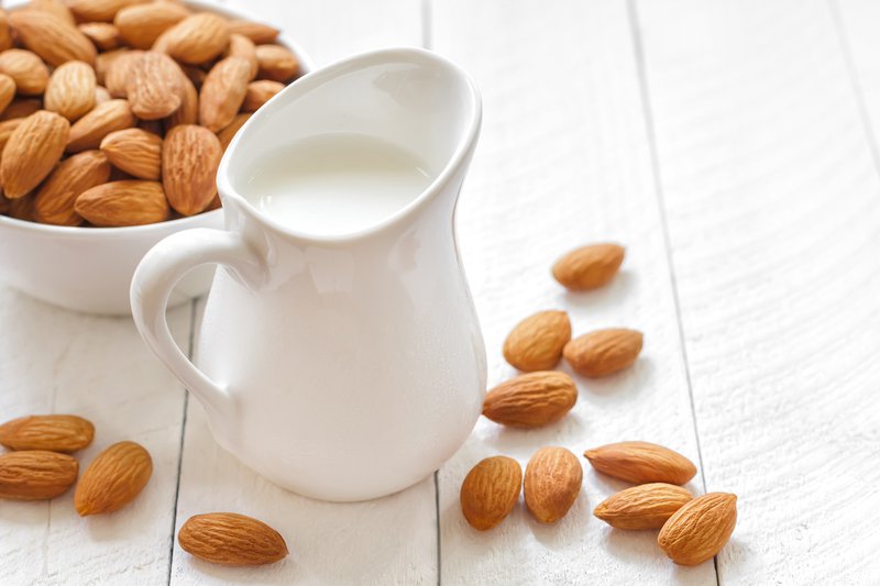 How to make almond milk