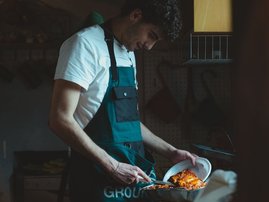 independent-man-cooking-600
