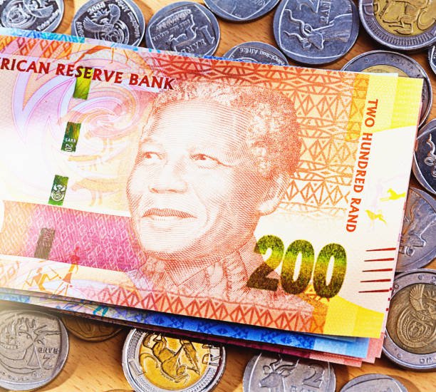 Two Upington cops jailed for R200 Covid permit bribe