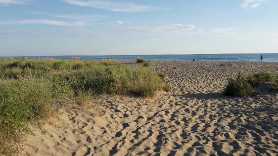 KZN beach ranks amongst top spots in the world for skinny dipping