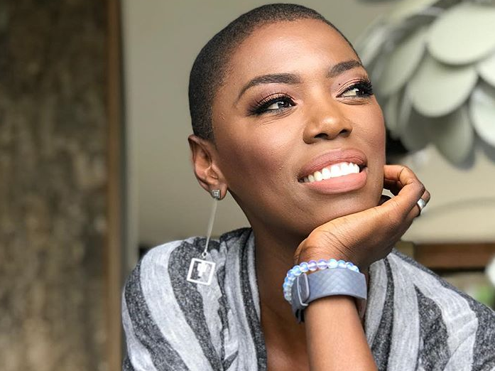 Singer Lira
