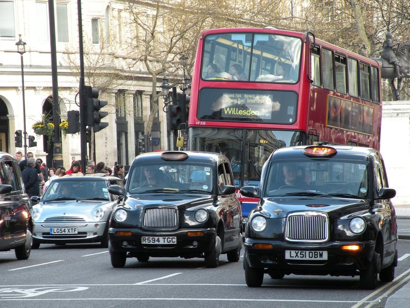 Cars London_pixabay