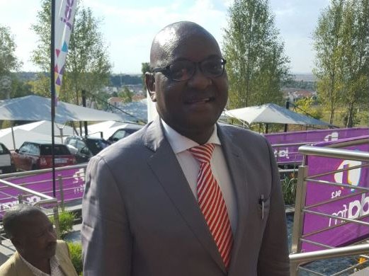 DAVID MAKHURA