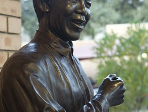 mandela statue.jpg