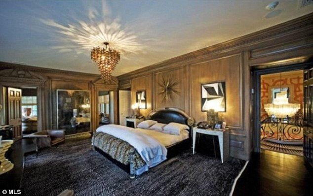 Jay-z and beyonce out bid by Tom ford mansion 6